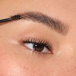 Mini-Gel-Voluminizador-de-Cejas-Volumizing-Tinted-Brow-Gel---Soft-Brown