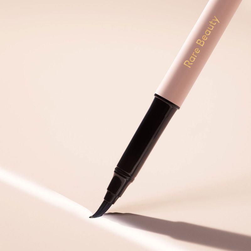Delineador-de-Ojos-Perfect-Strokes-Matte-Liquid-Liner---Black_4